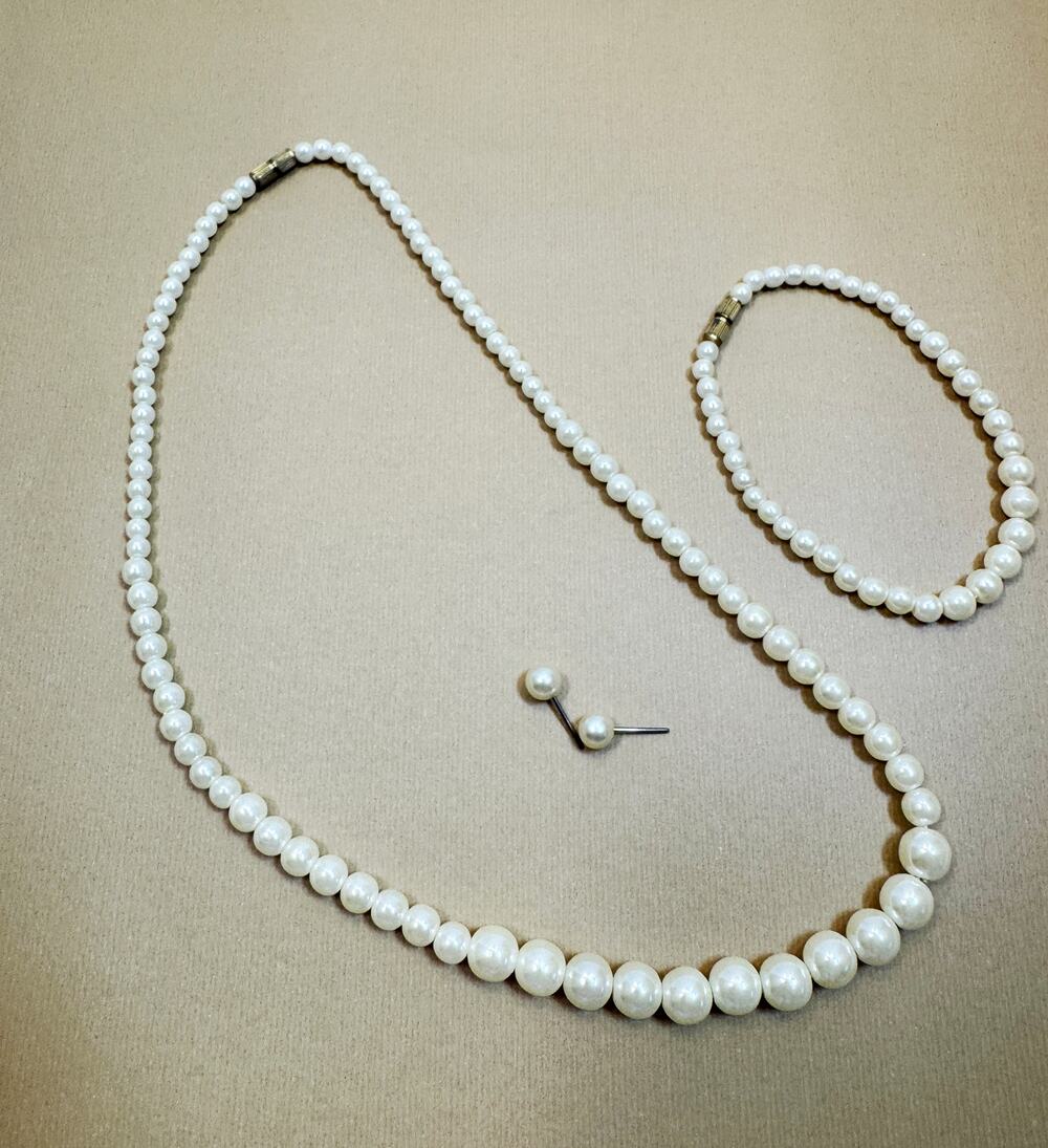 Faux Pearl Jewelry Set Necklace Bracelet Earrings Bridal Wedding Off White N358